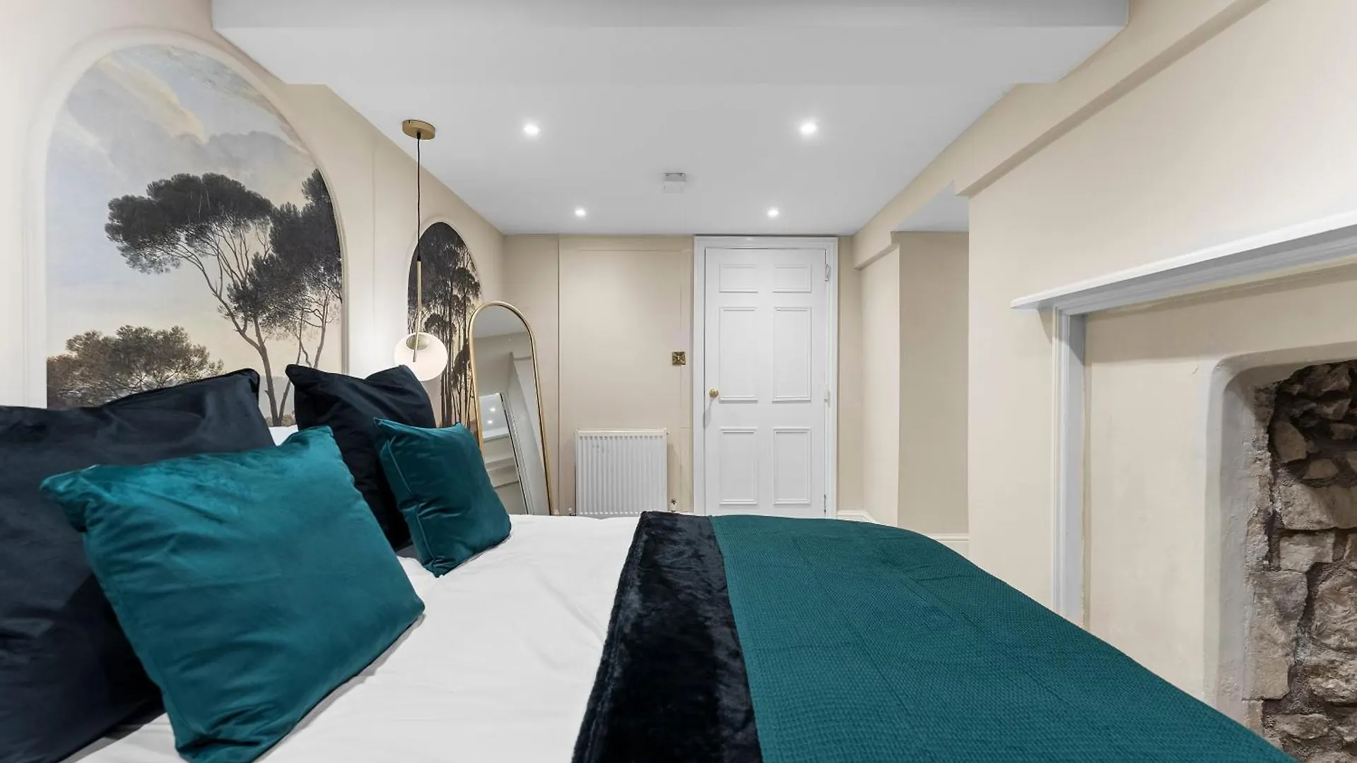 5 Star Lux Abode In Central Bath - Games Room 0*,