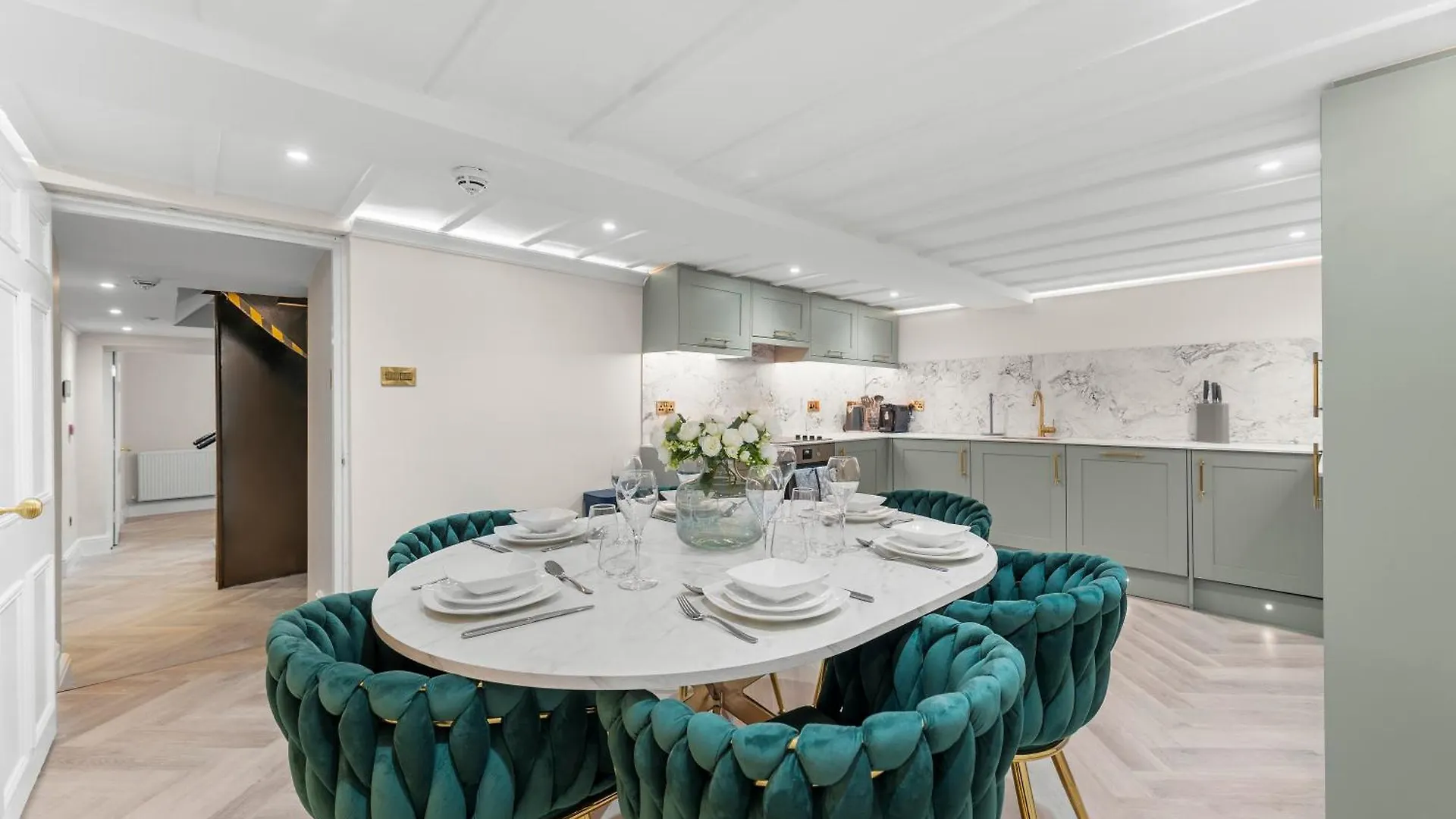 5 Star Lux Abode In Central Bath - Games Room Apartment