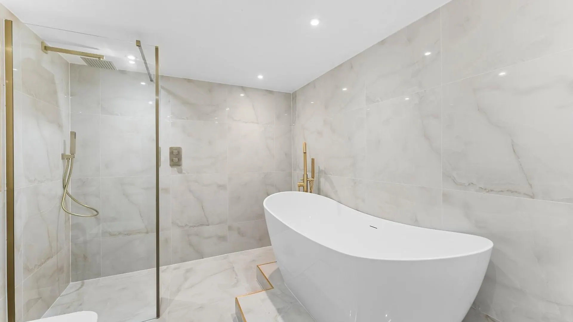 5 Star Lux Abode In Central Bath - Games Room Apartment